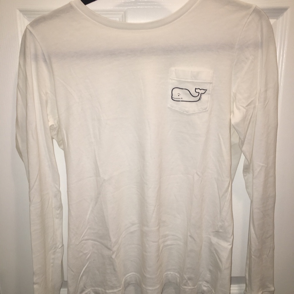 Vineyard Vines long sleeved Tee🐳💙size Small